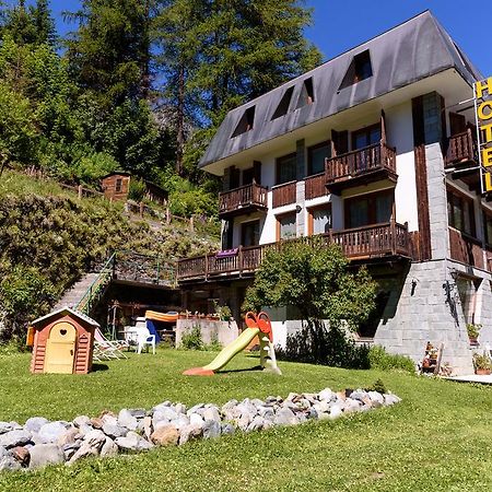 Hotel Genzianella Champoluc Eksteriør bilde