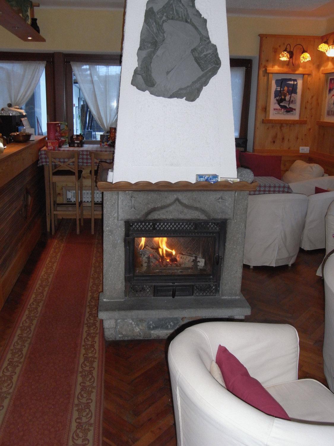 Hotel Genzianella Champoluc Eksteriør bilde
