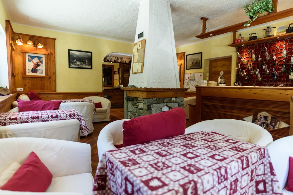 Hotel Genzianella Champoluc Eksteriør bilde