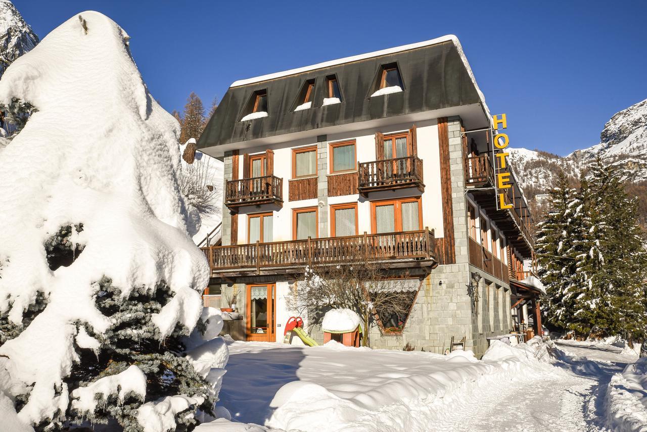 Hotel Genzianella Champoluc Eksteriør bilde