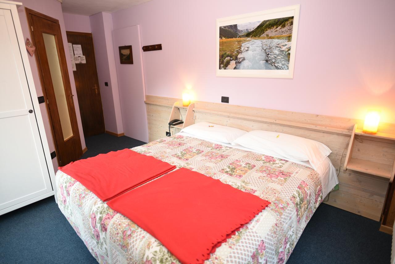 Hotel Genzianella Champoluc Eksteriør bilde