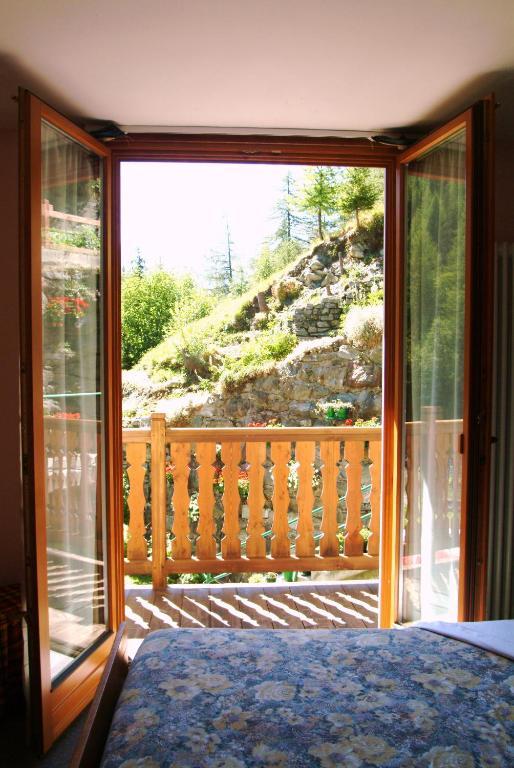 Hotel Genzianella Champoluc Rom bilde